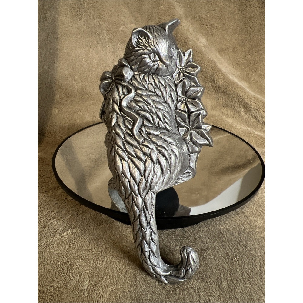 Vintage Carson‎ Pewter Cat Figurine Shelf Sitter Bookcase Decor Flowers Bow 6.5"